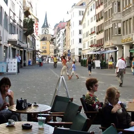 Golden Eye Pedestrian Area Hotel
